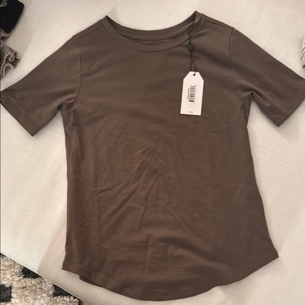 NWT 4XS. Universal standard Tee Rex in color crocodile